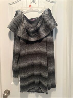 Smart Set Gray Ombre Off-Shoulder Midi Sweater Dress